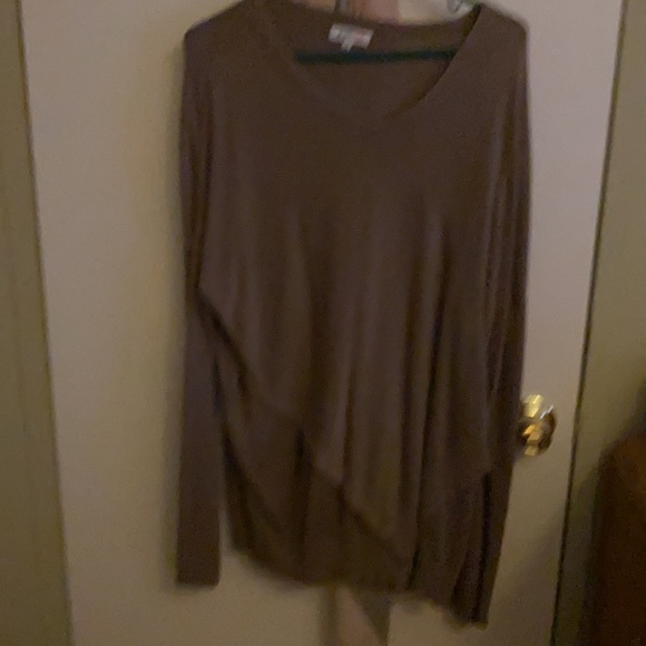Clothes - Picture 11 of 16